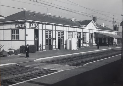 La gare d'Ans vers le début des années 60 ou fin des années 50