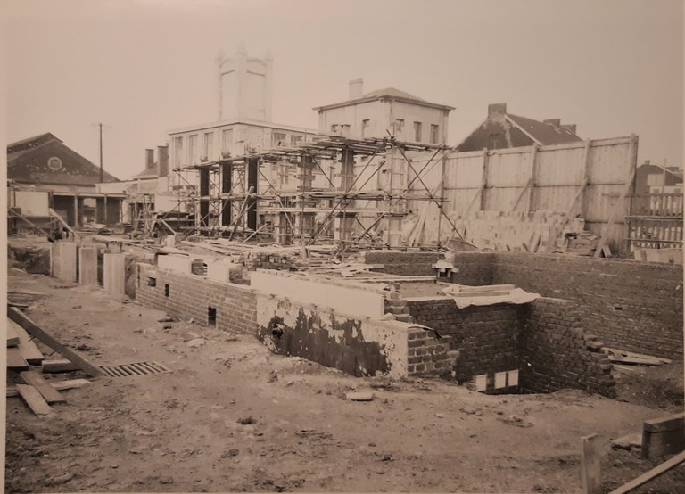La nouvelle gare d'Ans en construction - 1966