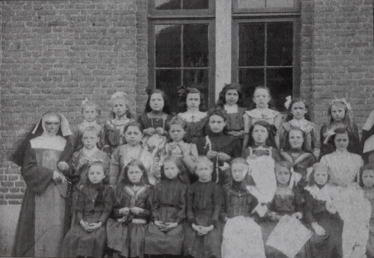 École libre des Sœurs de Marie à Xhendremael - 1912