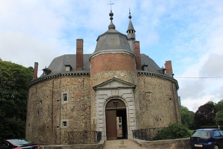 chateau de waroux .jpg