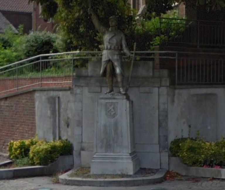 Monument aux victimes des deux guerres - ALLEUR