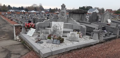 Monument aux victimes des deux guerres au cimetière d'Alleur - ALLEUR