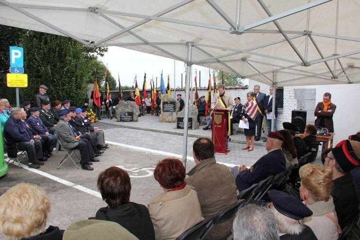 Inauguration stèles hôpital américain.jpg