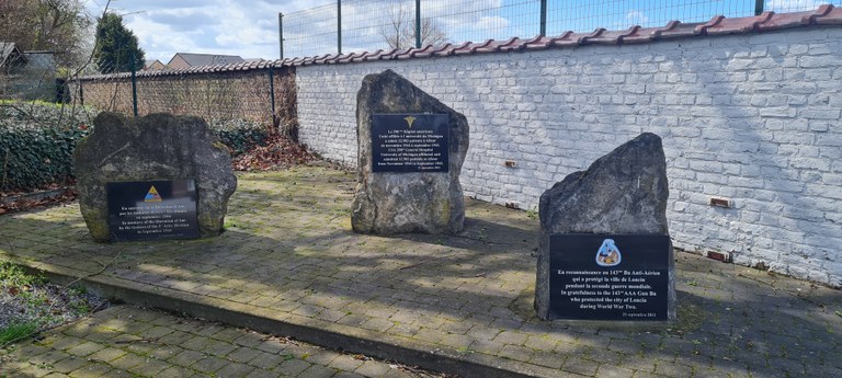 Les 3 plaques commémoratives de la rue de l'Aîte, à Alleur