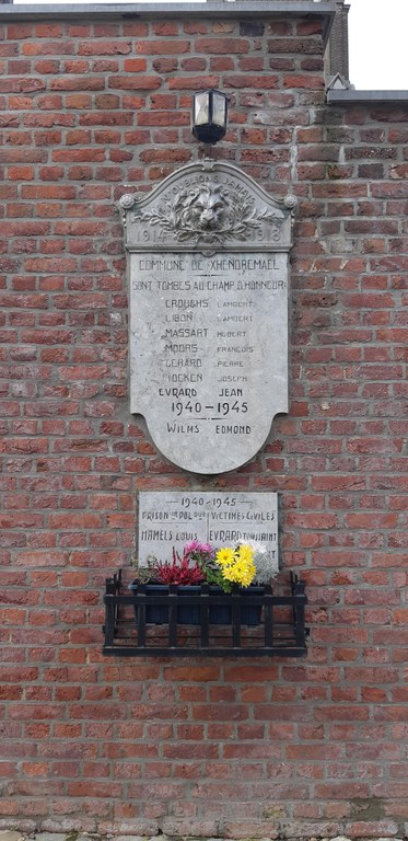 Plaque sur le mur de soutènement du cimetière - XHENDREMAEL